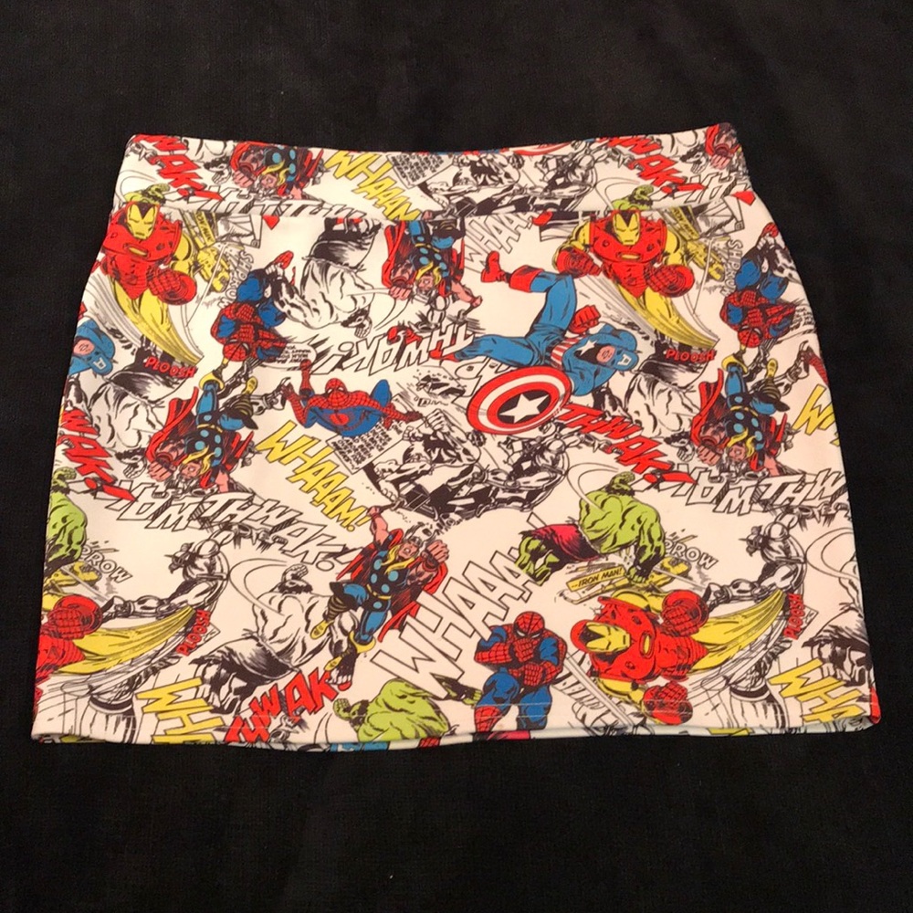 Hot Topic Marvel skirt